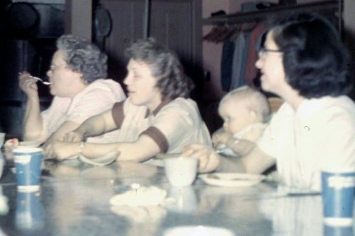 Bessie Emiline, Mary Ellen, Sarah Jane, & Joyce Maxine.jpg