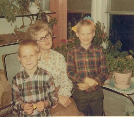 1967 Jeff Mary & Tim at Roy & Kays Home.jpg