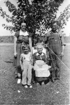 Katherine, Fred, Dale, & Rachell (Curtis) Patterson.jpg