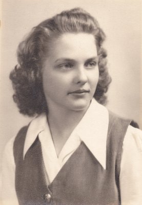 Mary Ellen (Patterson) Graduation.jpg